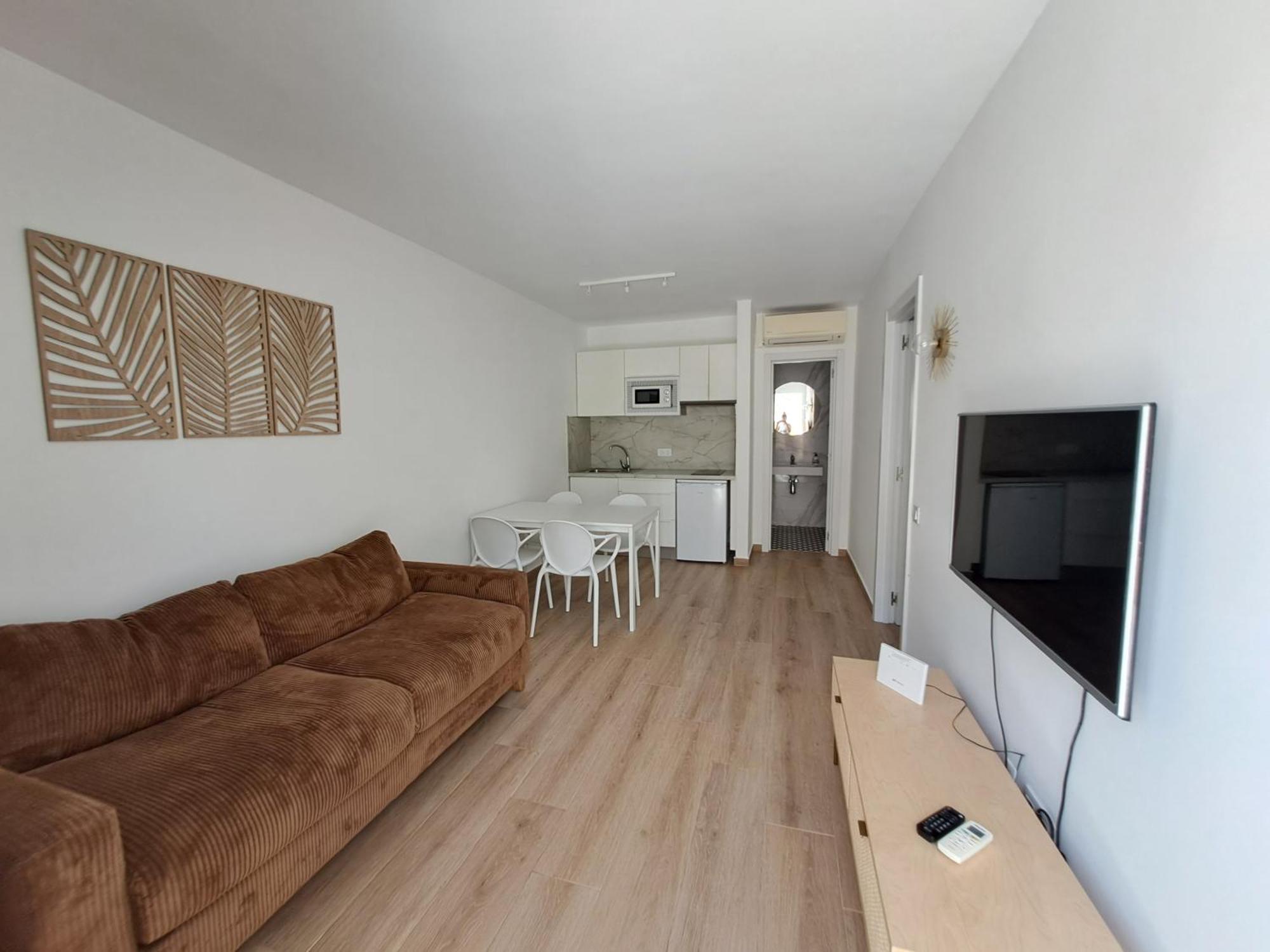 Homeforguest Apartamento 15 Con Terraza Y Piscina En קורלחו מראה חיצוני תמונה