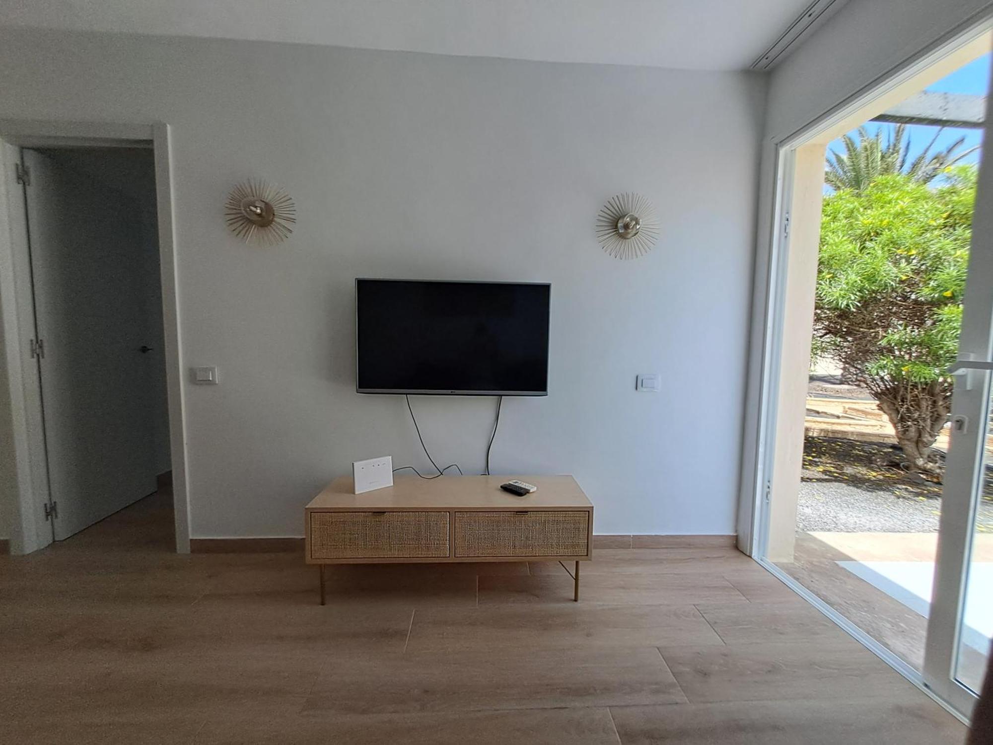 Homeforguest Apartamento 15 Con Terraza Y Piscina En קורלחו מראה חיצוני תמונה