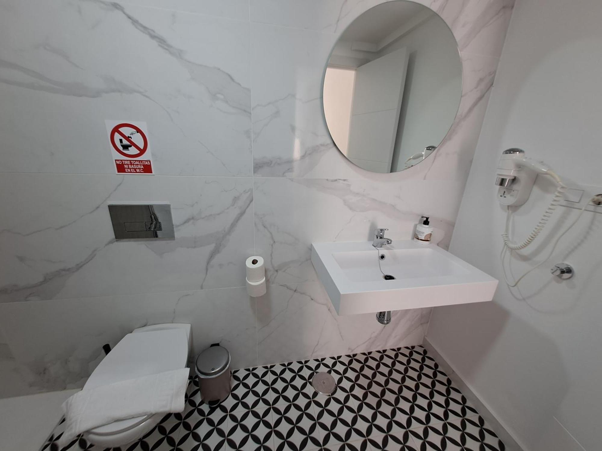 Homeforguest Apartamento 15 Con Terraza Y Piscina En קורלחו מראה חיצוני תמונה
