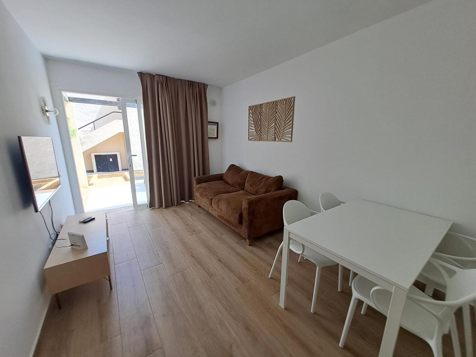 Homeforguest Apartamento 15 Con Terraza Y Piscina En קורלחו מראה חיצוני תמונה