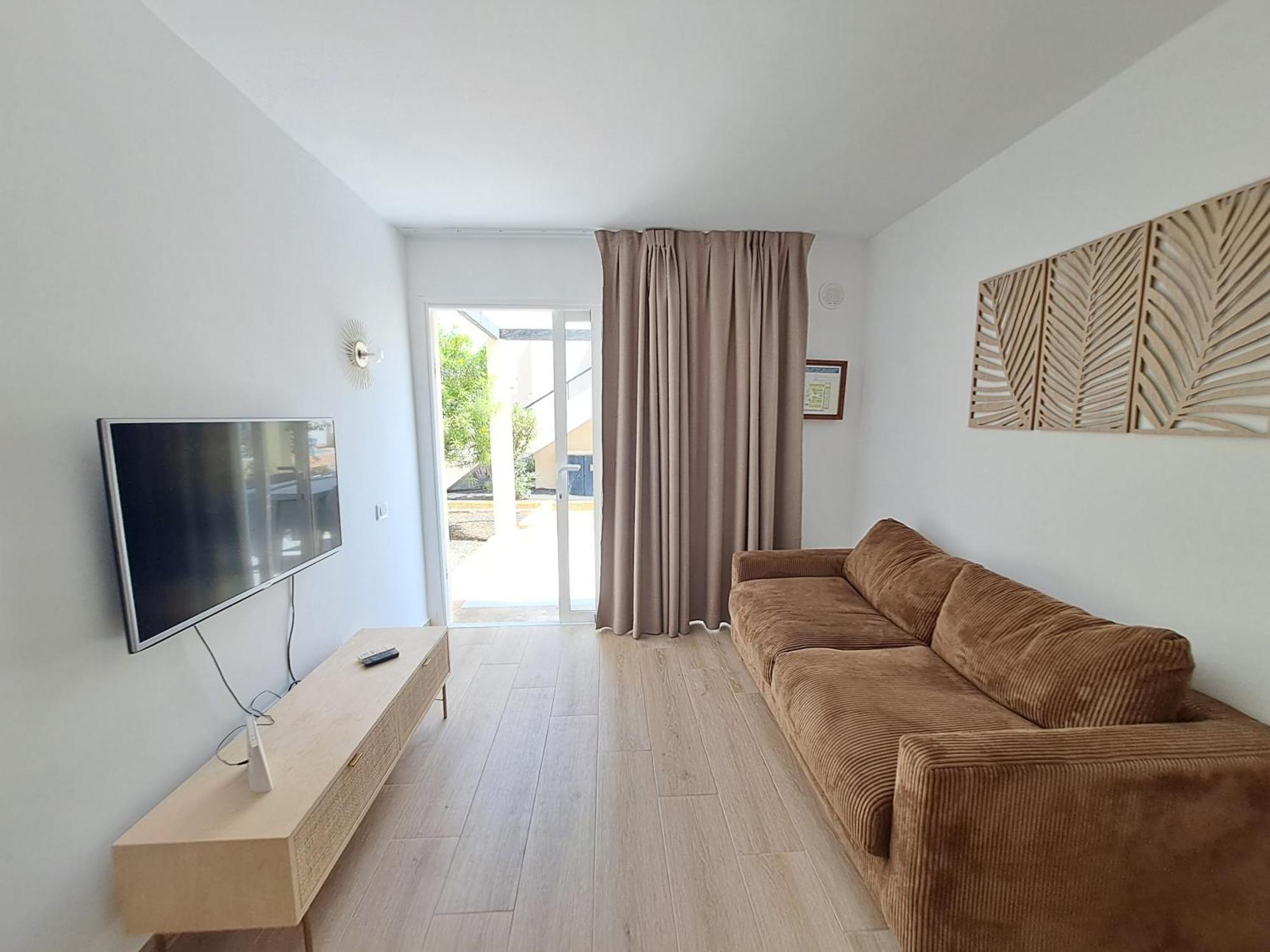 Homeforguest Apartamento 15 Con Terraza Y Piscina En קורלחו מראה חיצוני תמונה